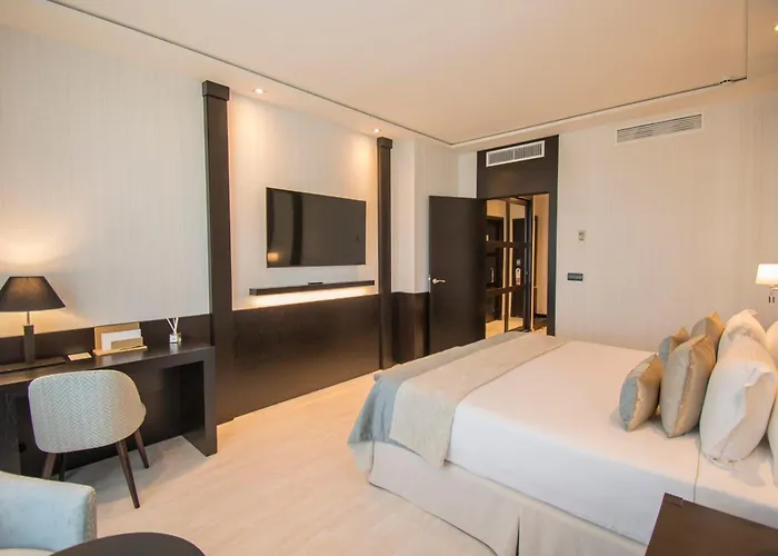 Las Arenas Balneario Resort